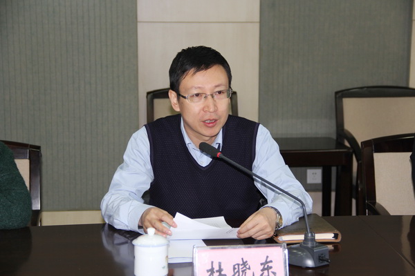 组织部(统战部)部长杜晓东向联谊会通报学校党委统战工作开展情况
