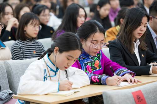 https://news.imu.edu.cn/__local/9/FE/1F/67B3908D75F3DFA0A342E9109DE_E414132C_1FBAE.jpg