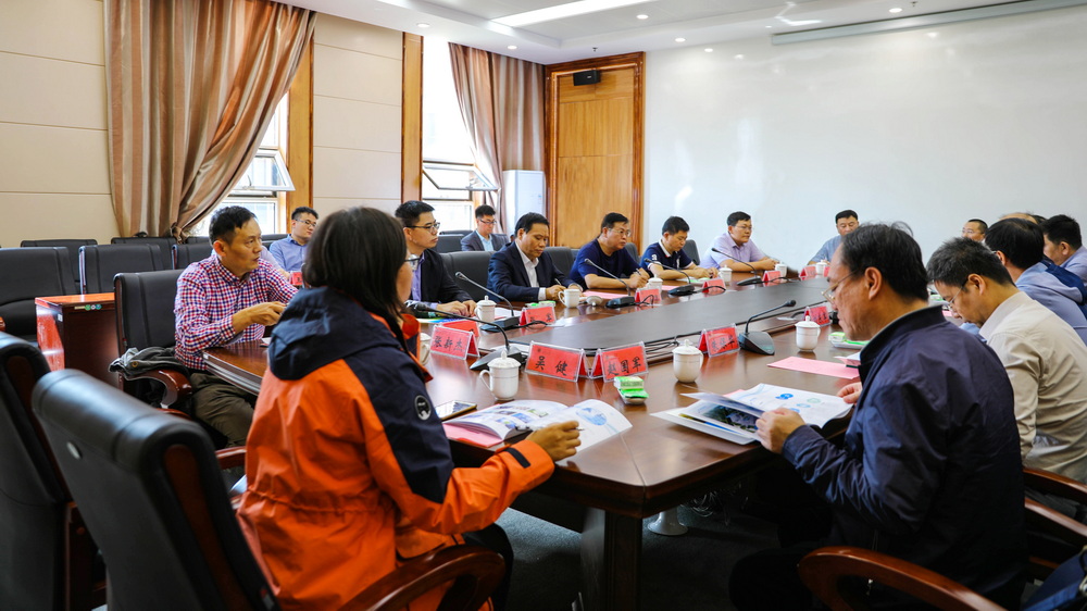 山东产业技术研究院刘孟德副院长一行来我校调研交流