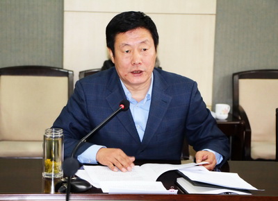 校纪委书记李秀良传达会议精神