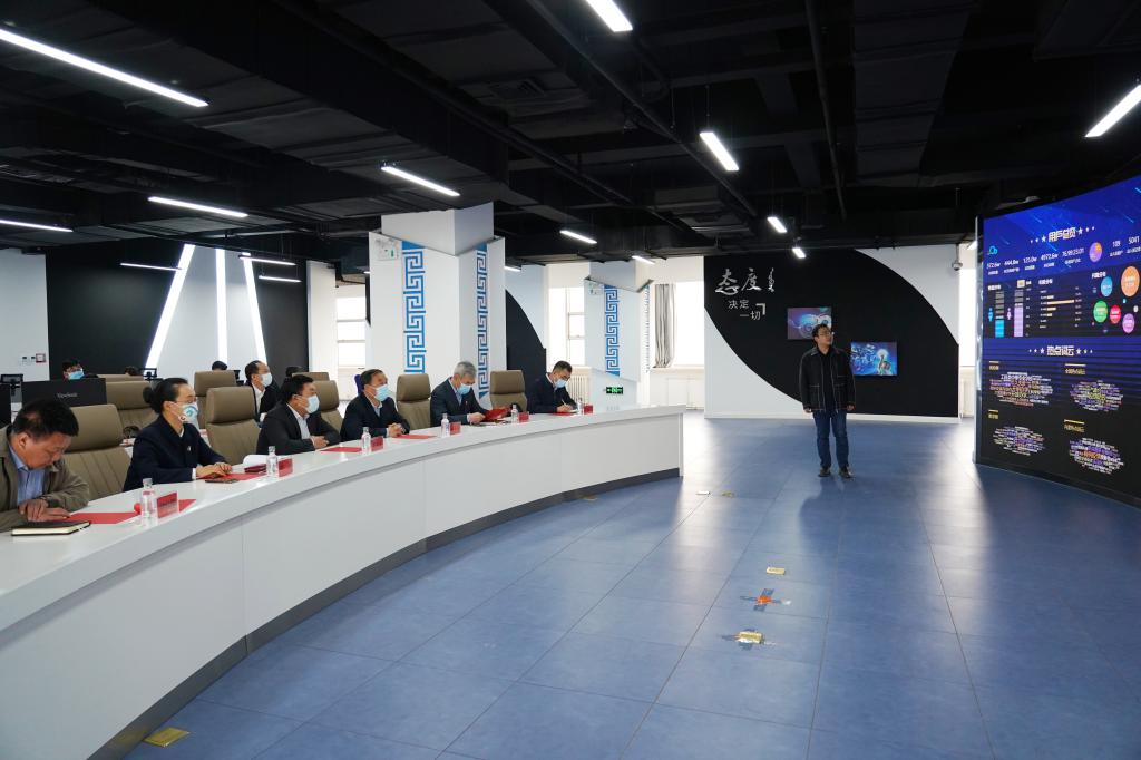 我校党委书记刘志彧一行到内蒙古日报社考察调研