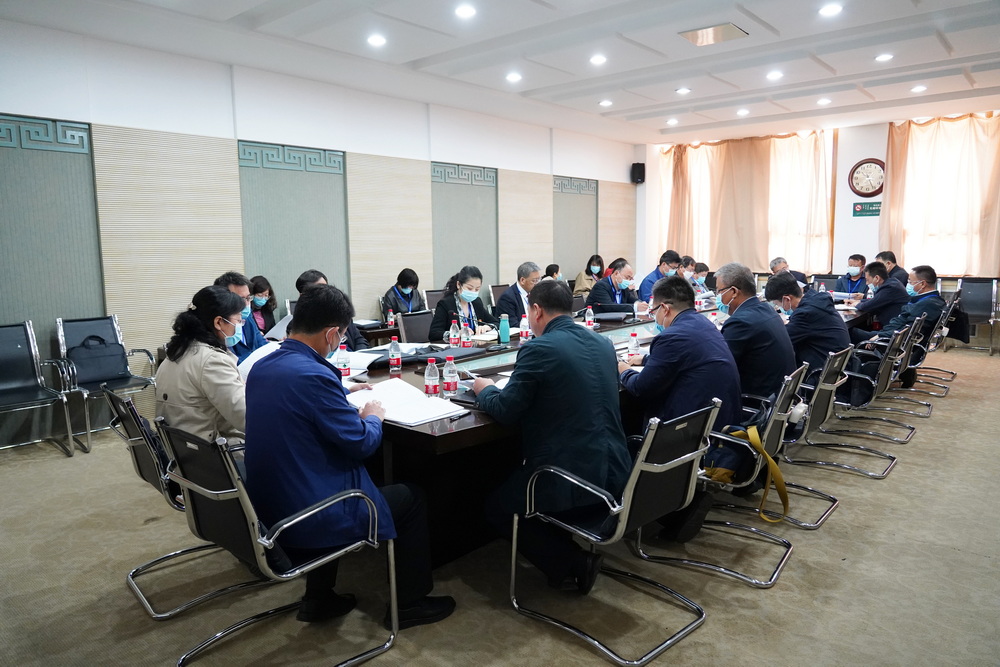 我校第八届教职工代表大会暨第十一届工会会员代表大会第二次会议代表为学校未来发展建言献策